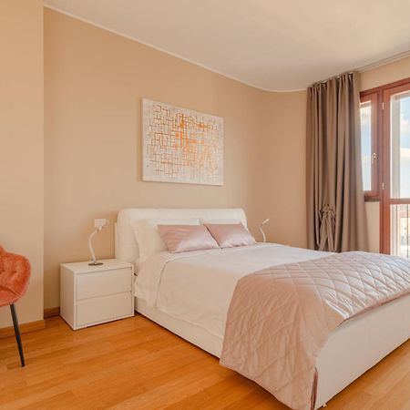 Fiftyfive-One Zuretti Aparthotel Milan Bagian luar foto