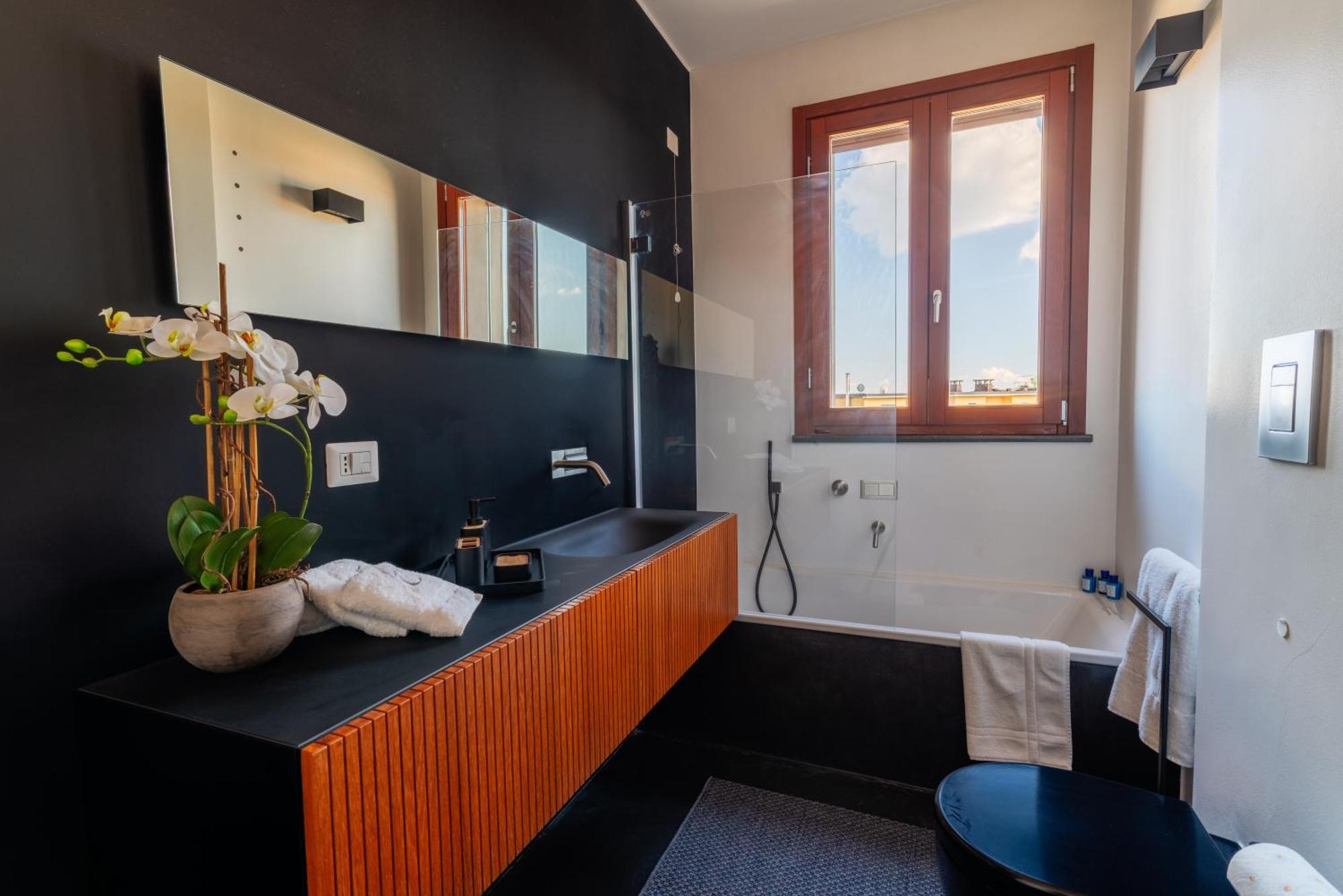 Fiftyfive-One Zuretti Aparthotel Milan Bagian luar foto